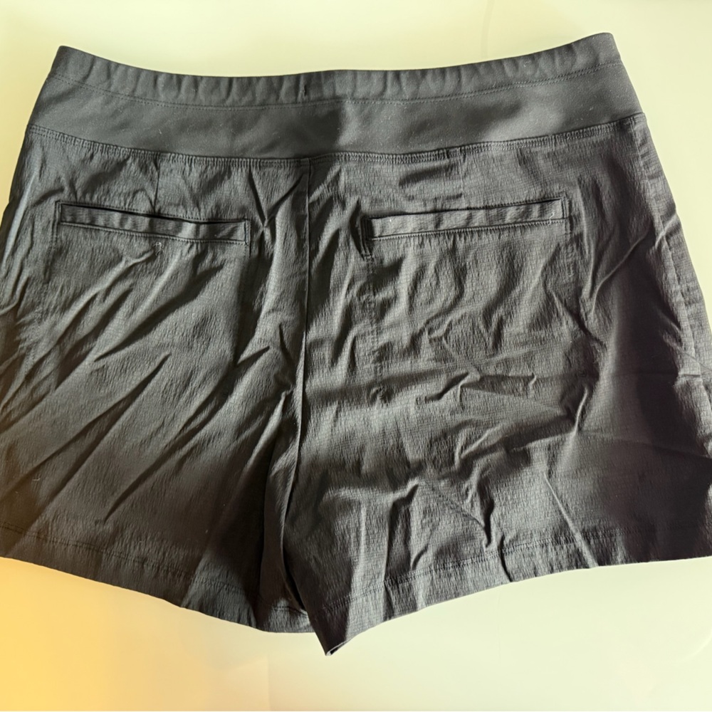 Black‎ Athleta Shorts - Size 14 - Picture 5 of 6